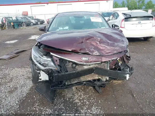 5XXGT4L35JG268917 2018 KIA OPTIMA - Image 8