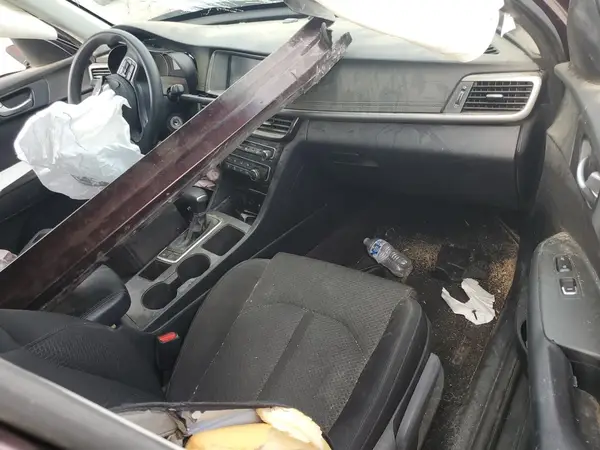 5XXGT4L35JG269372 2018 KIA OPTIMA - Image 8