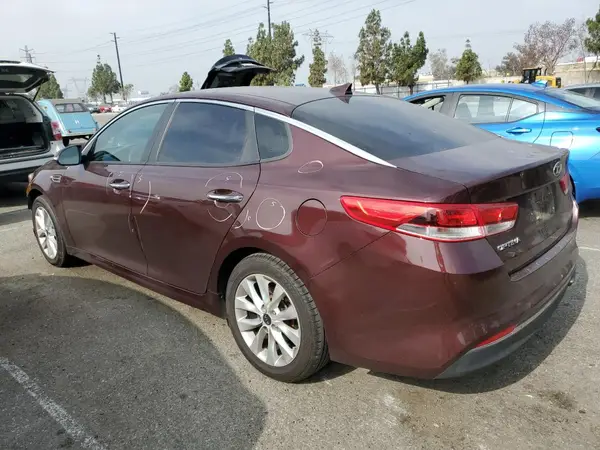 5XXGT4L35JG272434 2018 KIA OPTIMA - Image 2