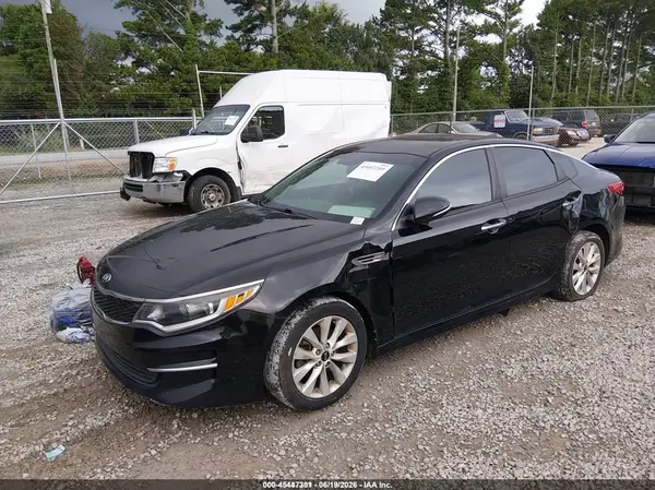 5XXGT4L35JG272630 2018 KIA OPTIMA - Image 2