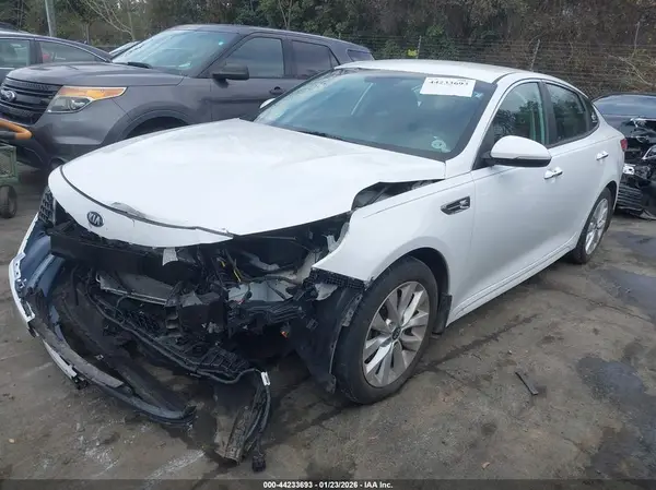 5XXGT4L35JG273566 2018 KIA OPTIMA - Image 2