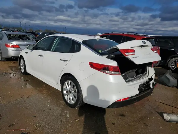 5XXGT4L35JG274670 2018 KIA OPTIMA - Image 2