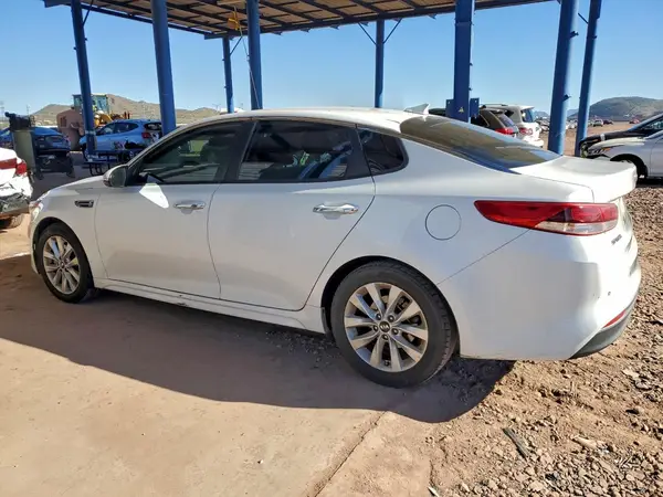 5XXGT4L35JG274863 2018 KIA OPTIMA - Image 2