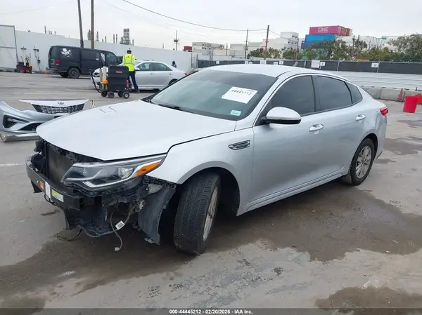 5XXGT4L35KG282446 2019 KIA OPTIMA - Image 2