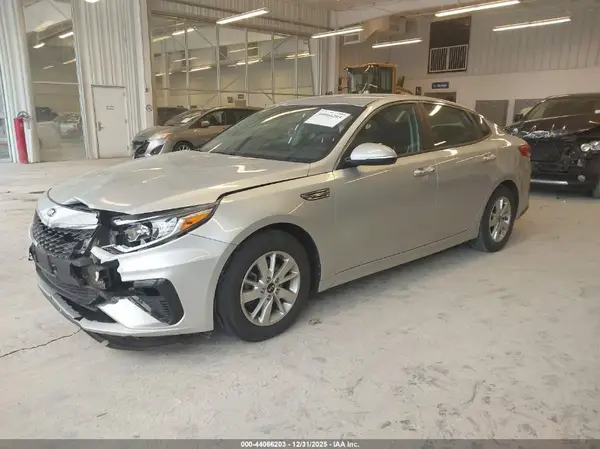 5XXGT4L35KG282477 2019 KIA OPTIMA - Image 2