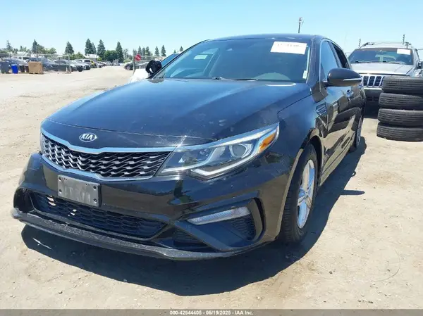 5XXGT4L35KG283581 2019 KIA OPTIMA - Image 2