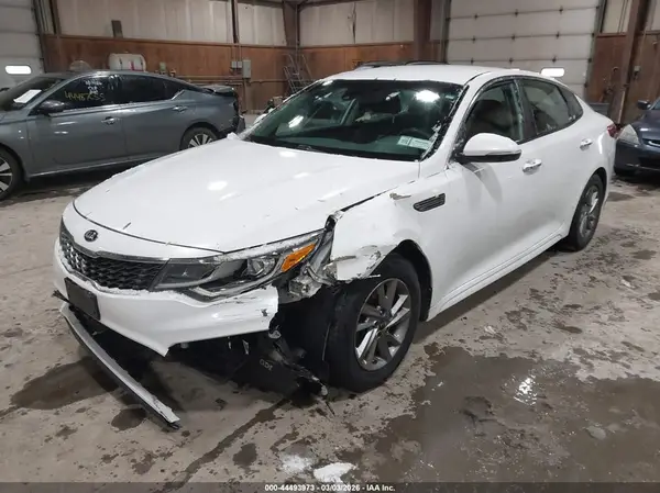 5XXGT4L35KG284360 2019 KIA OPTIMA - Image 2