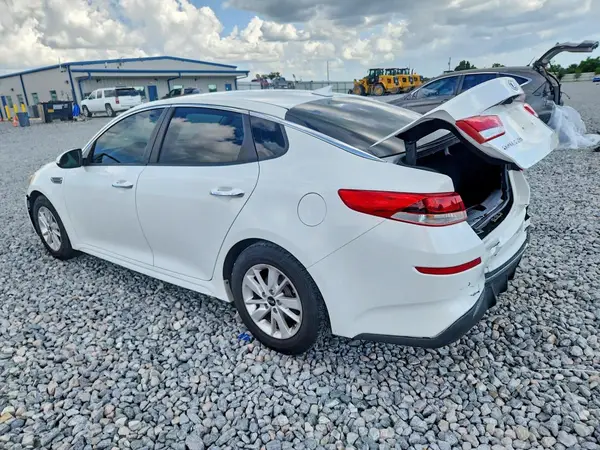 5XXGT4L35KG286223 2019 KIA OPTIMA - Image 2