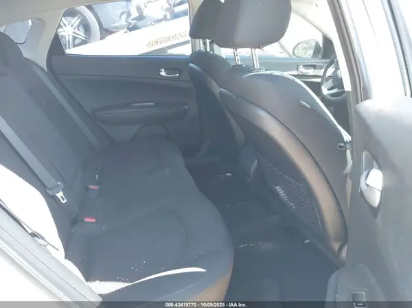 5XXGT4L35KG292684 2019 KIA OPTIMA - Image 8