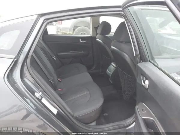 5XXGT4L35KG295679 2019 KIA OPTIMA - Image 8