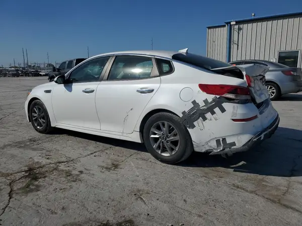 5XXGT4L35KG301058 2019 KIA OPTIMA - Image 2