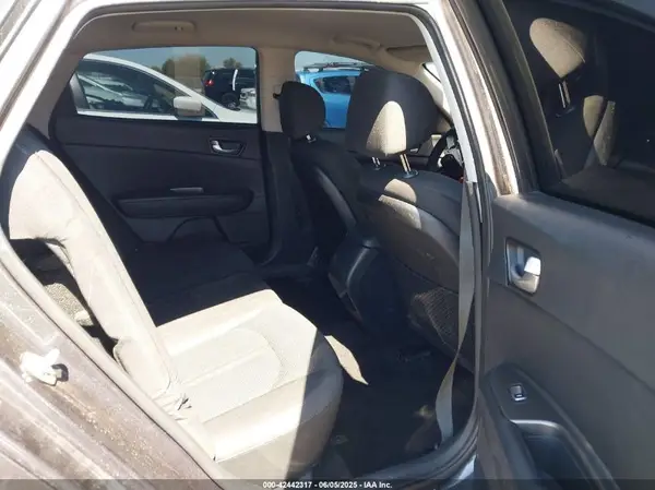 5XXGT4L35KG306258 2019 KIA OPTIMA - Image 8