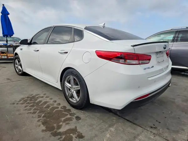 5XXGT4L35KG318586 2019 KIA OPTIMA - Image 2