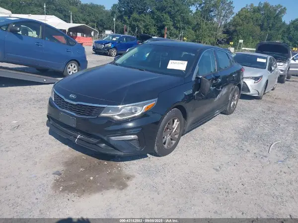 5XXGT4L35KG323853 2019 KIA OPTIMA - Image 2
