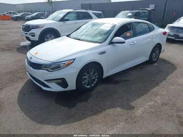 5XXGT4L35KG324162 2019 KIA OPTIMA - Image 2