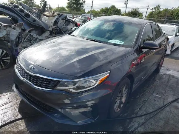 5XXGT4L35KG328504 2019 KIA OPTIMA - Image 2