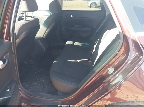 5XXGT4L35KG344749 2019 KIA OPTIMA - Image 8