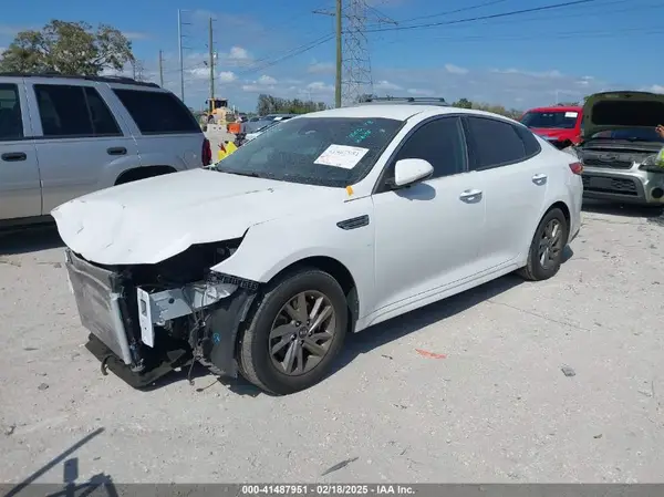5XXGT4L35KG349076 2019 KIA OPTIMA - Image 2