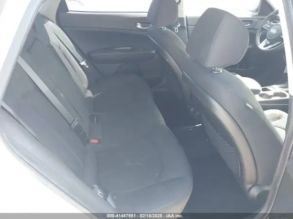 5XXGT4L35KG349076 2019 KIA OPTIMA - Image 8