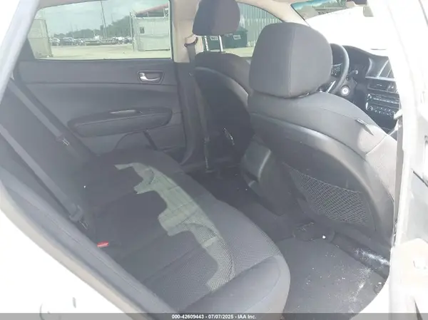 5XXGT4L35KG350583 2019 KIA OPTIMA - Image 8