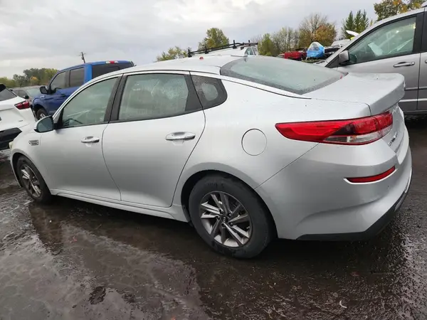 5XXGT4L35KG373605 2019 KIA OPTIMA - Image 2