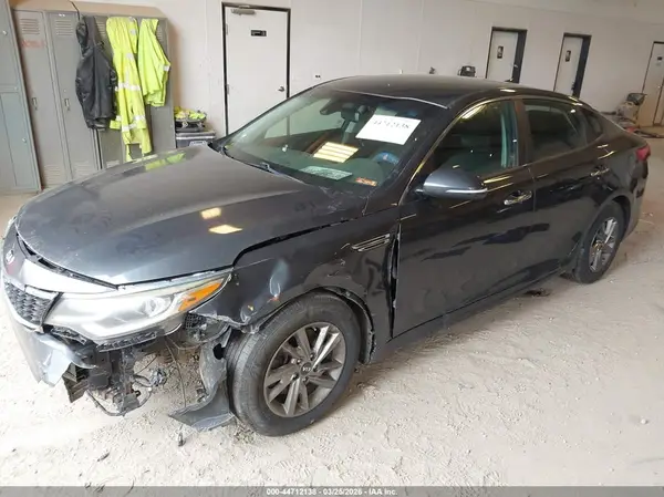 5XXGT4L35LG385075 2020 KIA OPTIMA - Image 2