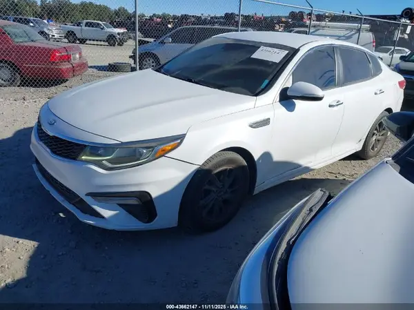 5XXGT4L35LG386825 2020 KIA OPTIMA - Image 2