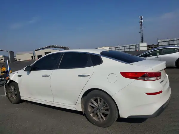5XXGT4L35LG426983 2020 KIA OPTIMA - Image 2