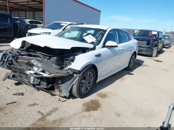 5XXGT4L35LG429348 2020 KIA OPTIMA - Image 2