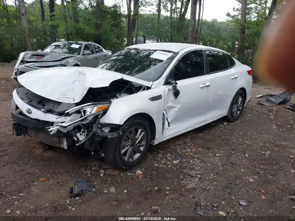 5XXGT4L35LG431083 2020 KIA OPTIMA - Image 2