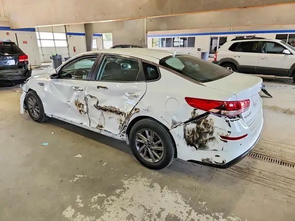 5XXGT4L35LG443864 2020 KIA OPTIMA - Image 2