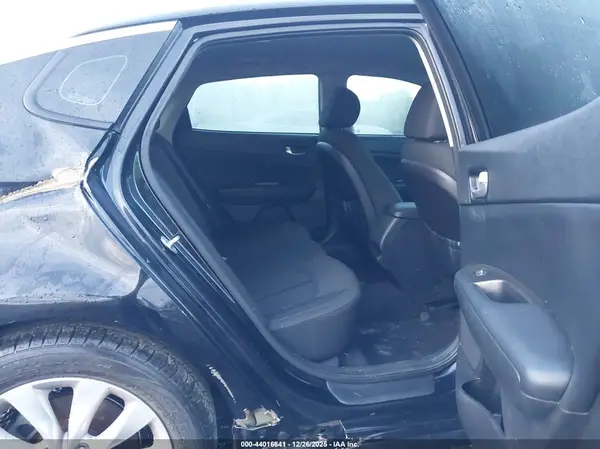 5XXGT4L36GG002928 2016 KIA OPTIMA - Image 8