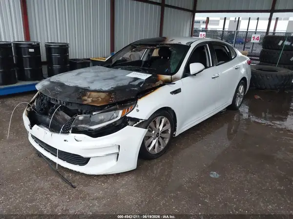 5XXGT4L36GG003674 2016 KIA OPTIMA - Image 2