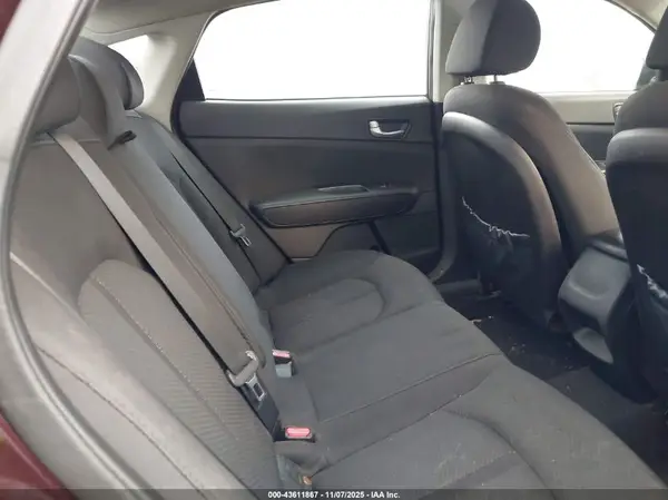 5XXGT4L36GG003805 2016 KIA OPTIMA - Image 8