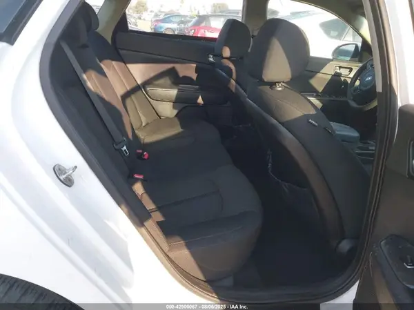 5XXGT4L36GG007871 2016 KIA OPTIMA - Image 8