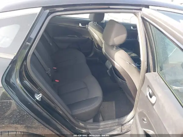 5XXGT4L36GG018482 2016 KIA OPTIMA - Image 8