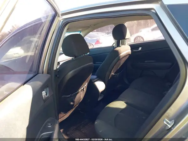 5XXGT4L36GG023990 2016 KIA OPTIMA - Image 8