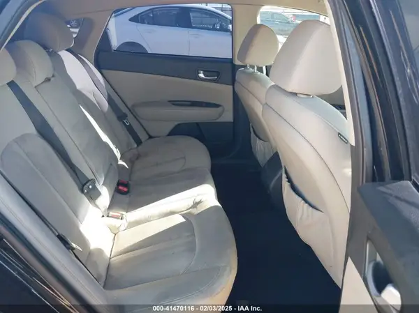 5XXGT4L36GG025156 2016 KIA OPTIMA - Image 8