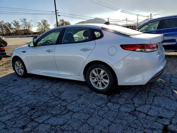 5XXGT4L36GG025593 2016 KIA OPTIMA - Image 2