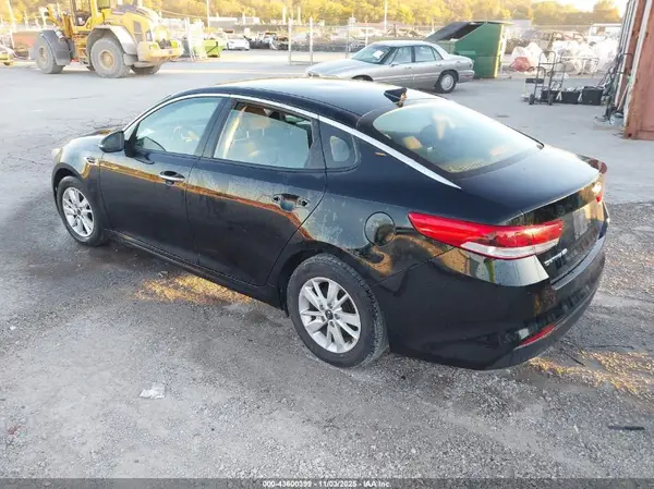 5XXGT4L36GG025805 2016 KIA OPTIMA - Image 2