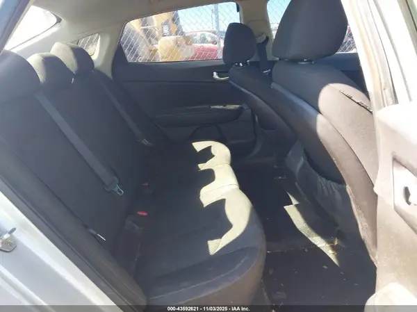 5XXGT4L36GG026498 2016 KIA OPTIMA - Image 8