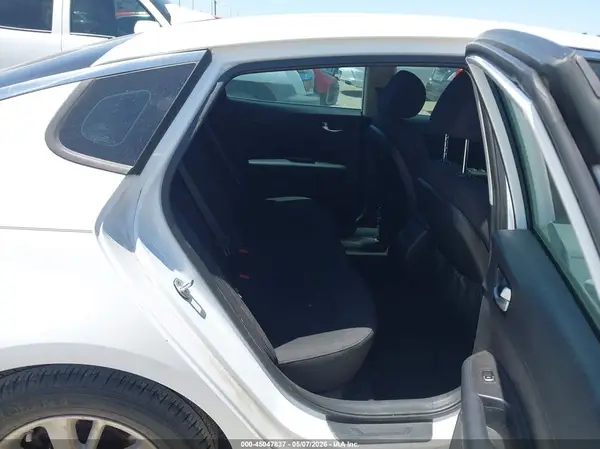 5XXGT4L36GG080688 2016 KIA OPTIMA - Image 8