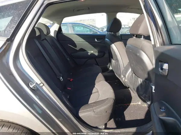 5XXGT4L36GG096440 2016 KIA OPTIMA - Image 8