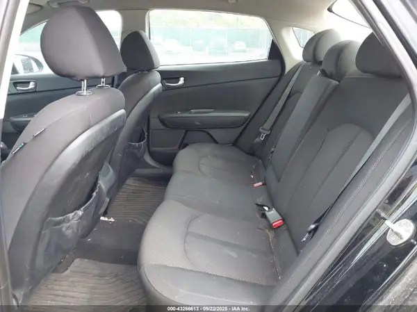 5XXGT4L36GG106092 2016 KIA OPTIMA - Image 8