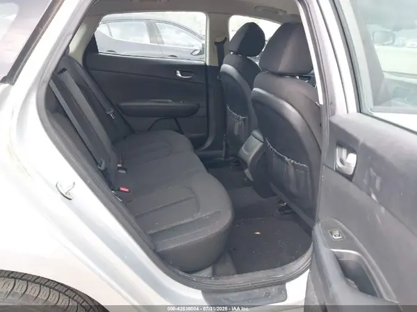 5XXGT4L36GG107159 2016 KIA OPTIMA - Image 8