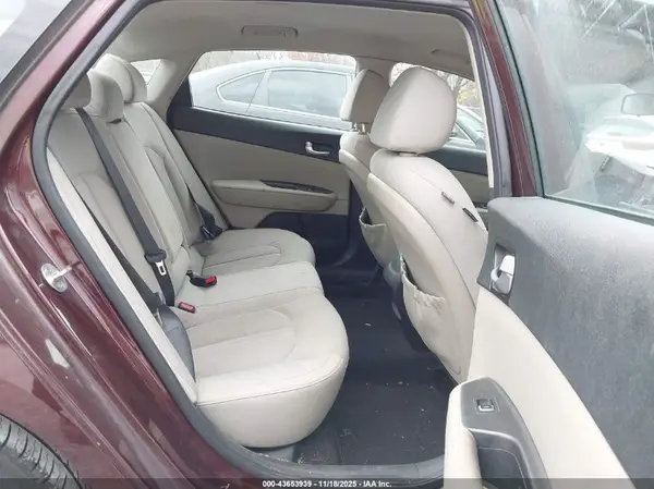 5XXGT4L36GG108117 2016 KIA OPTIMA - Image 8