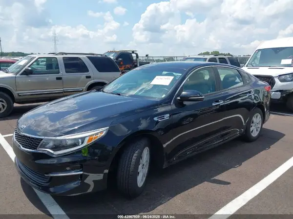 5XXGT4L36GG111678 2016 KIA OPTIMA - Image 2