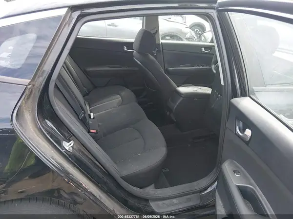 5XXGT4L36GG116038 2016 KIA OPTIMA - Image 8