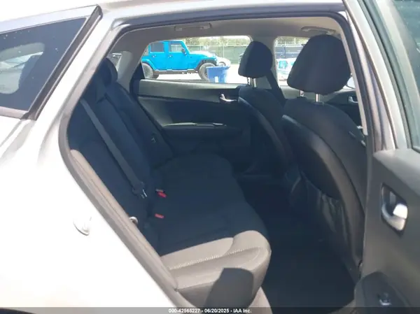 5XXGT4L36GG120414 2016 KIA OPTIMA - Image 8
