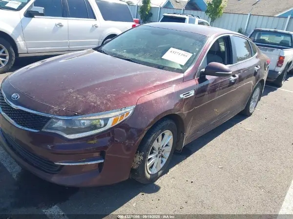 5XXGT4L36HG123640 2017 KIA OPTIMA - Image 2